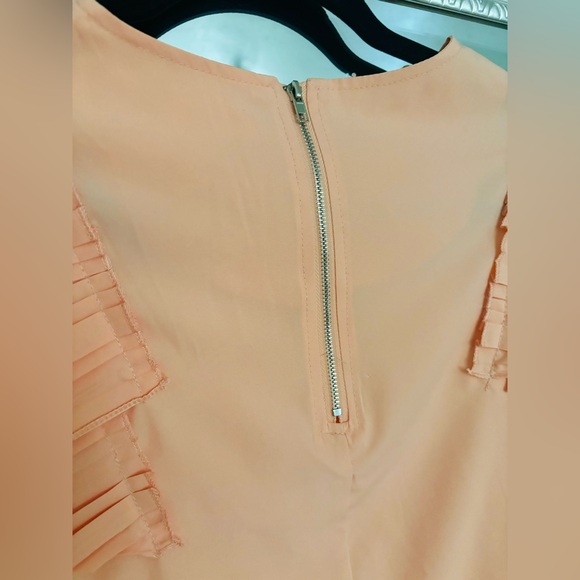 Ruffle Coral blouse - Picture 4 of 4